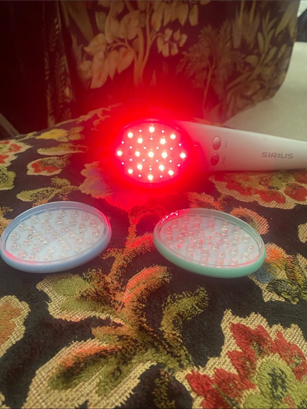 Aurora light therapy device